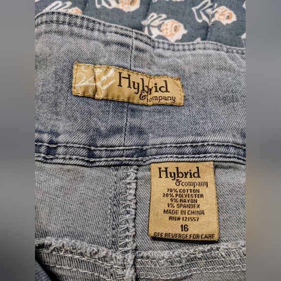 Hybrid & Company Super Comfy Stretch Denim Knee Length Capris/Bermuda Shorts 16 - Picture 4 of 12